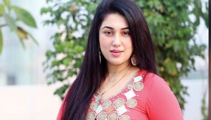 Apu Biswas admits her blunder, Taposh forgives