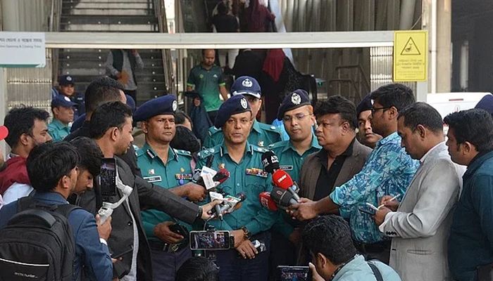  Police beef up security for metro rail