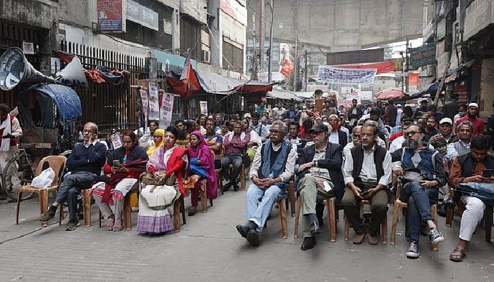 সংস্কারটা কোথায় হচ্ছে, জনজীবনে তার কোনো প্রতিফলন নেই