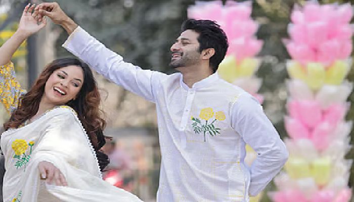ভালোবাসা দিবসে দম্পতিরা যে ধরনের পোশাকে সাজতে পারেন 