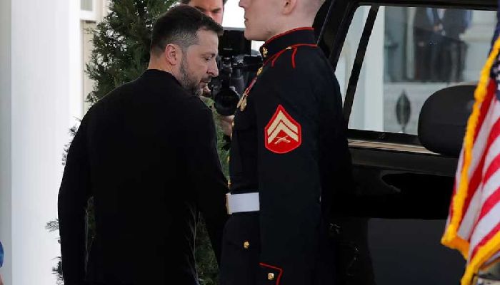 মধ্যাহ্নভোজের আগেই জেলেনস্কিকে বেরিয়ে যেতে বলেন ট্রাম্প