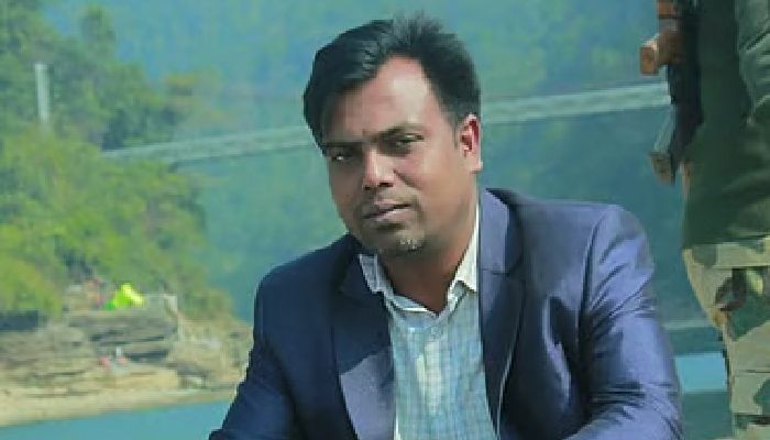 গাজীপুরে সাংবাদিককে কুপিয়ে হত্যা: অজ্ঞাতনামা আসামিদের বিরুদ্ধে মামলা, আটক ৫