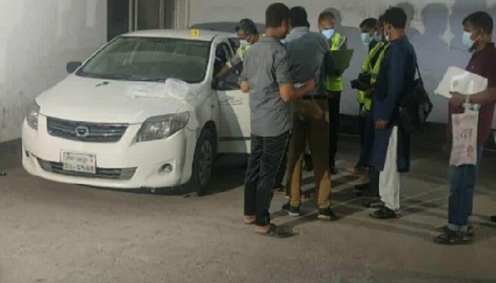 ঢাকার মৌচাকে গাড়ির ভেতর থেকে দুজনের মরদেহ উদ্ধার  