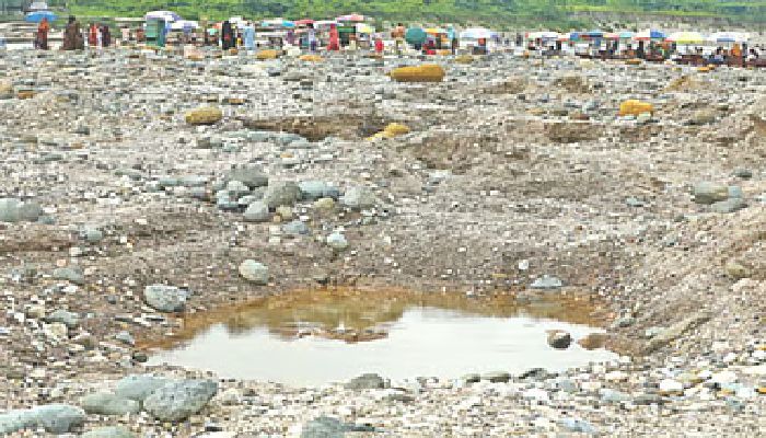 পাথর লুটে জড়িত ৪২ নেতা–ব্যবসায়ী, ভাগ পেতেন ডিসি–এসপি