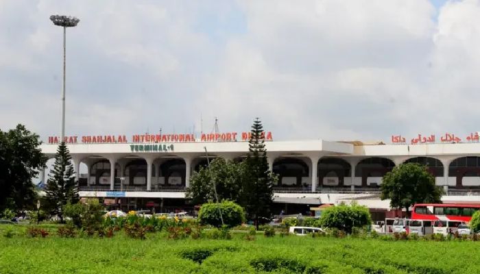 যুক্তরাষ্ট্র থেকে আরও ৩০ বাংলাদেশি ফেরত, অভিবাসন নীতিতে কঠোর ট্রাম্প প্রশাসন