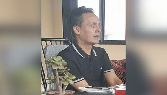 মিন্টো রোড থেকে বিদেশি গোয়েন্দা সংস্থার এজেন্ট পরিচয়ে আটক এনায়েত করিম