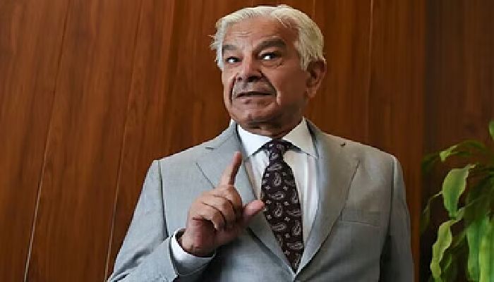 আফগানিস্তানের মাটি থেকে হামলা হলে ‘গভীরে আঘাত’ হানবে পাকিস্তান: প্রতিরক্ষামন্ত্রী