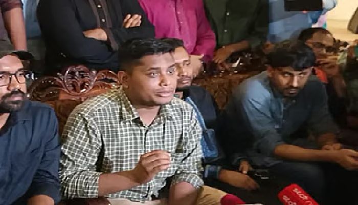 দেশে এখন দুই পক্ষ, একটি সংস্কারের পক্ষে ও অন্যটি বিপক্ষে: হাসনাত আবদুল্লাহ