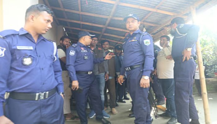 সেনাসদস্যের বাসা থেকে স্ত্রী-দুই সন্তানের মরদেহ উদ্ধার, স্বামী আটক