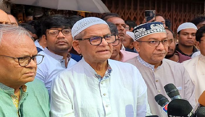 খালেদা জিয়ার শারীরিক অবস্থা চরম সংকটে: মির্জা ফখরুল