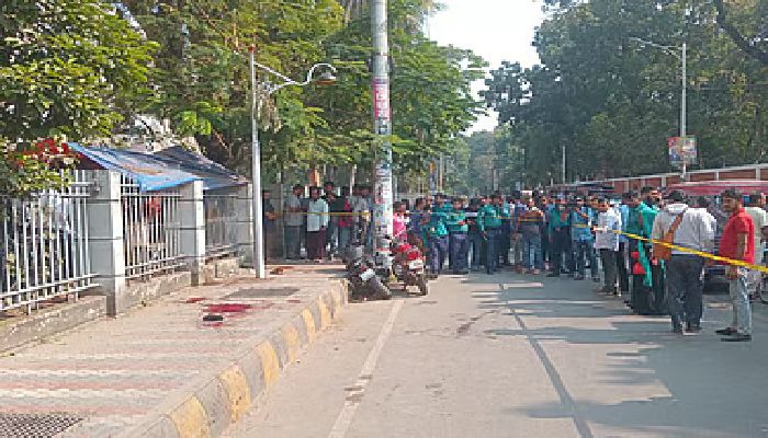 খুলনা কোর্টে প্রকাশ্যে হাজিরা দিতে আসা ২ জনকে গুলি করে হত্যা
