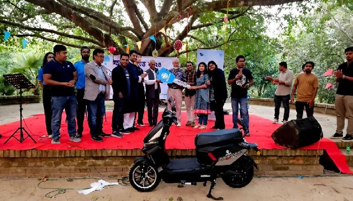 সাংবাদিকদের জন্য বিশেষ ছাড়ে হুয়াহাই ই-বাইক