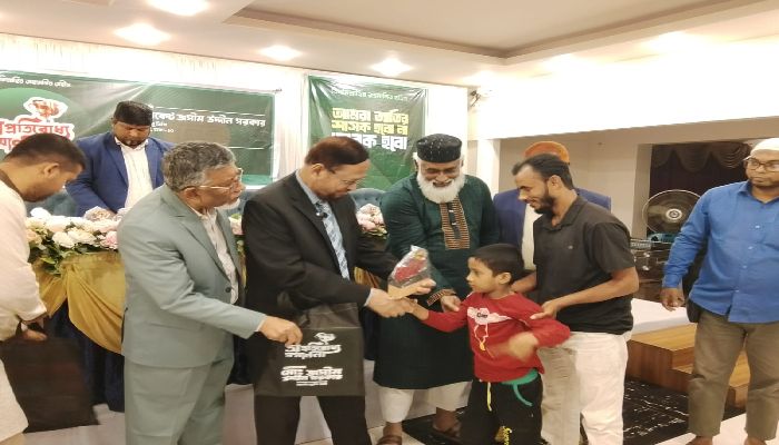 প্রতিবন্ধী দিবসে জামায়াতের আর্থিক সহায়তা ও উপহার