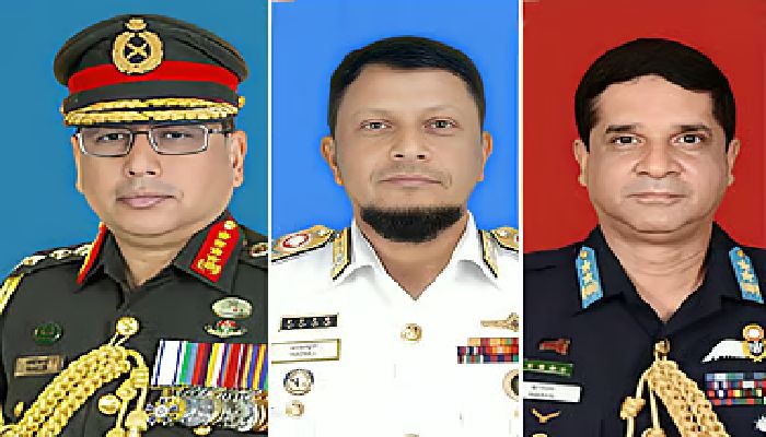 সেনা-নৌ-বিমান প্রধান হাসপাতালে, খালেদা জিয়ার চিকিৎসার খোঁজ নিলেন 