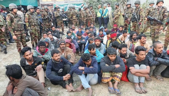 টঙ্গীতে যৌথ বাহিনীর অভিযানে আটক ৩৫