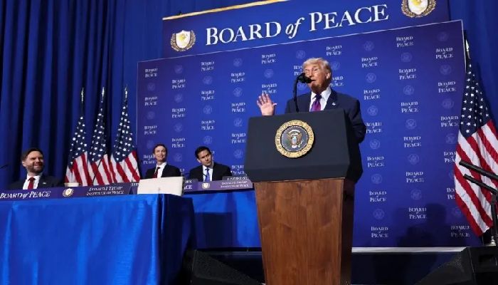 শাহবাজ শরিফের প্রশংসায় ট্রাম্প, সেনাপ্রধান অসীম মুনিরকে বললেন 'দুর্ধর্ষ যোদ্ধা'