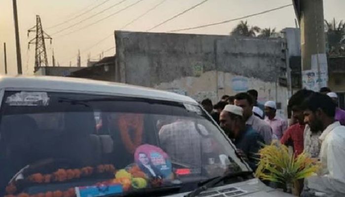 চকরিয়ায় এমপির গাড়িবহরের ধাক্কায় শিশুর মৃত্যু, মায়ের আর্তনাদ