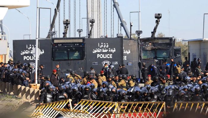 খামেনি হত্যার প্রতিবাদে দেশে দেশে বিক্ষোভ: করাচিতে রণক্ষেত্র, নিহত ৯