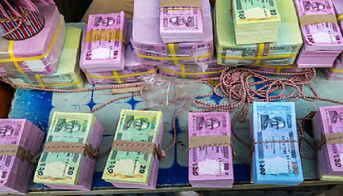 ঈদে নতুন নোটবঞ্চিত সাধারণ মানুষ, বিশেষ সুবিধায় কেবল কেন্দ্রীয় ব্যাংকের কর্মকর্তা-কর্মচারীরা