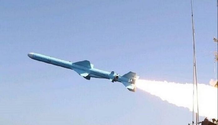 ইসরায়েলি হেলিকপ্টার ভূপাতিত, ৪০০ ক্ষেপণাস্ত্রের আঘাত