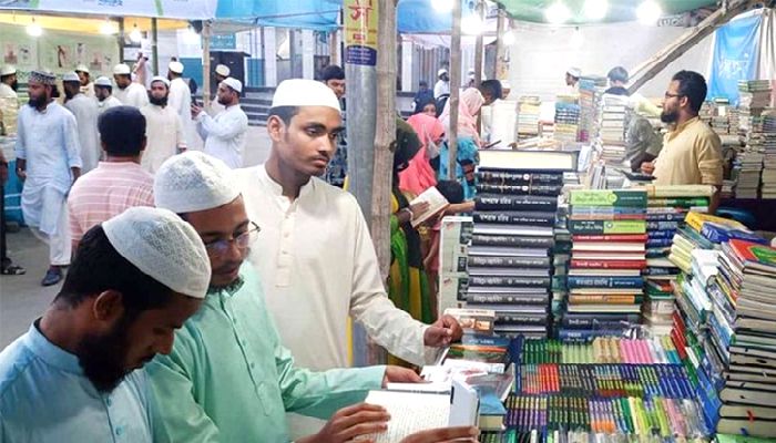 মিনায় যাত্রা সহজ করতে ‘হালকা ব্যাগ ও প্রয়োজনীয় সামগ্রী’ নেওয়ার পরামর্শ