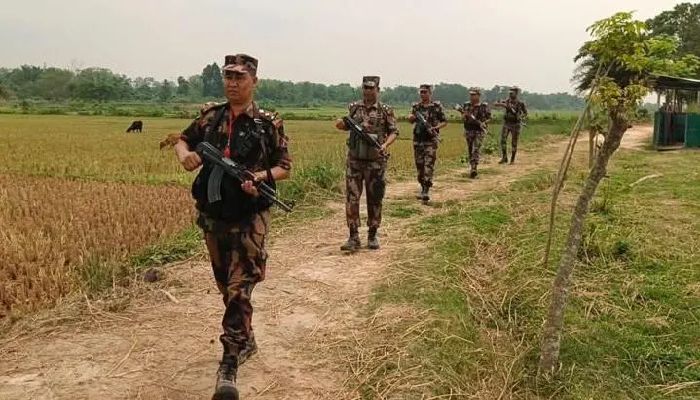 সীমান্তে বিজিবি-বিএসএফ গোলাগুলি, আতঙ্কে ক্ষেত-খামারে যাচ্ছেন না কৃষকেরা
