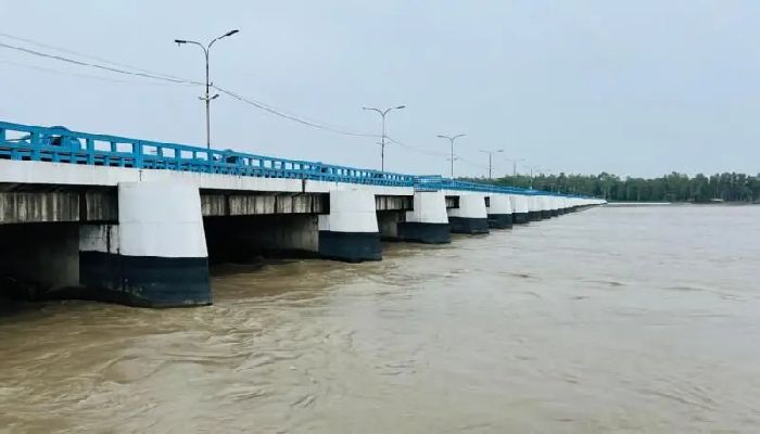 তিস্তা ব্যারাজের সব গেট খোলা, বাড়ছে পানি