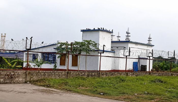 কলকাতা বিমানবন্দরের ১৩৬ বছরের পুরোনো মসজিদে নামাজ বন্ধ