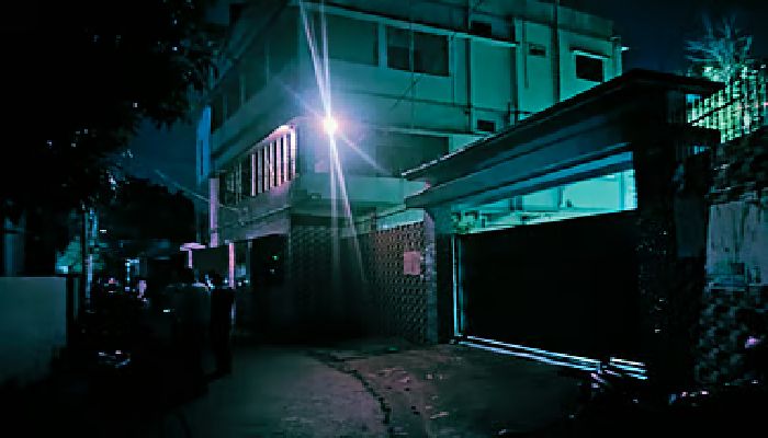 মাগুরায় সাকিব আল হাসানের বাড়িতে হামলা ও আগুন